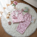 Ensemble Pyjama "Candy Stripe" – Chemise Rayée & Petits Nœuds – Image 4