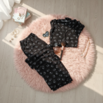 Ensemble Pyjama "Black Bunny" – Noir à Motifs Lapins – Image 3