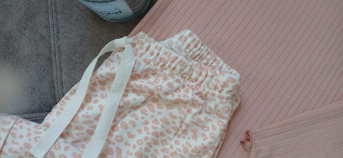 Pyjama Femme "Wild Pink" – Haut Côtelé & Pantalon Léopard – Image 7