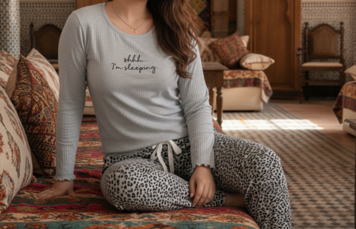 Pyjama pour femmes "Wild Grey" – Haut Côtelé & Pantalon Léopard – Image 6