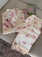 Ensemble Satin "Bridal Bows" – Chemise Rayée & Nœuds Roses – Image 2