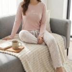 Pyjama Femme "Wild Pink" – Haut Côtelé & Pantalon Léopard – Image 6