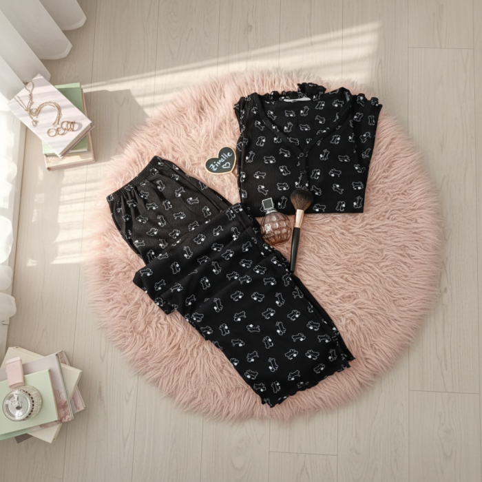 Ensemble pyjama femme noir imprimé lapins blancs avec col boutonné - Tenue nuit mignonne livraison Algérie