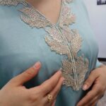 Robe d'hôtesse avec perlage fait à la main ✨️ – Image 3