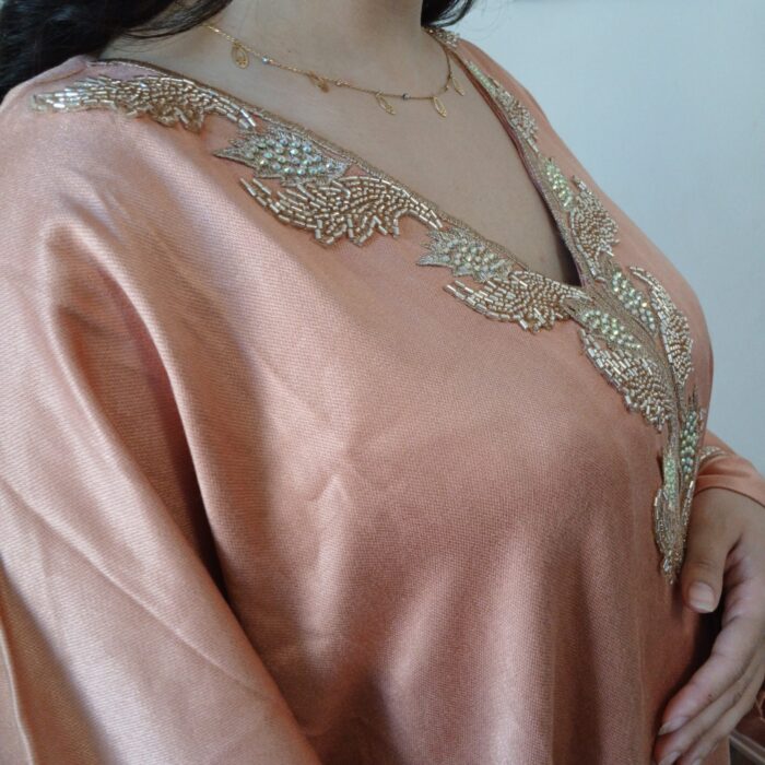 BIG PROMO 📢 Robe d'hôtesses 🧡 avec perlage fait à la main le tissu Mlifa de haute qualité premium ✨️ – Image 3