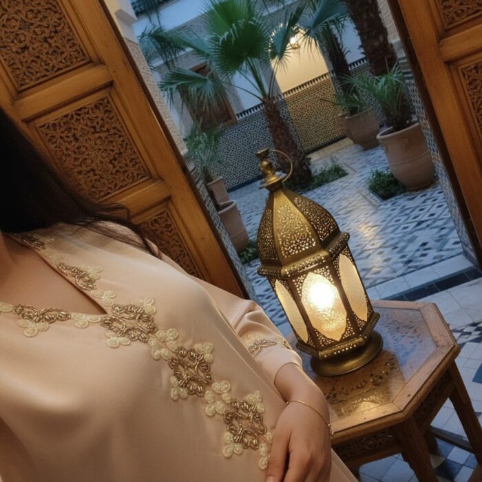 Robe d'hôtesse avec un perlage fait à la main ✨️ le tissu Mlifa de haute qualité. – Image 4