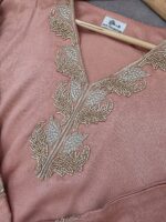 BIG PROMO 📢 Robe d'hôtesses 🧡 avec perlage fait à la main le tissu Mlifa de haute qualité premium ✨️ – Image 4