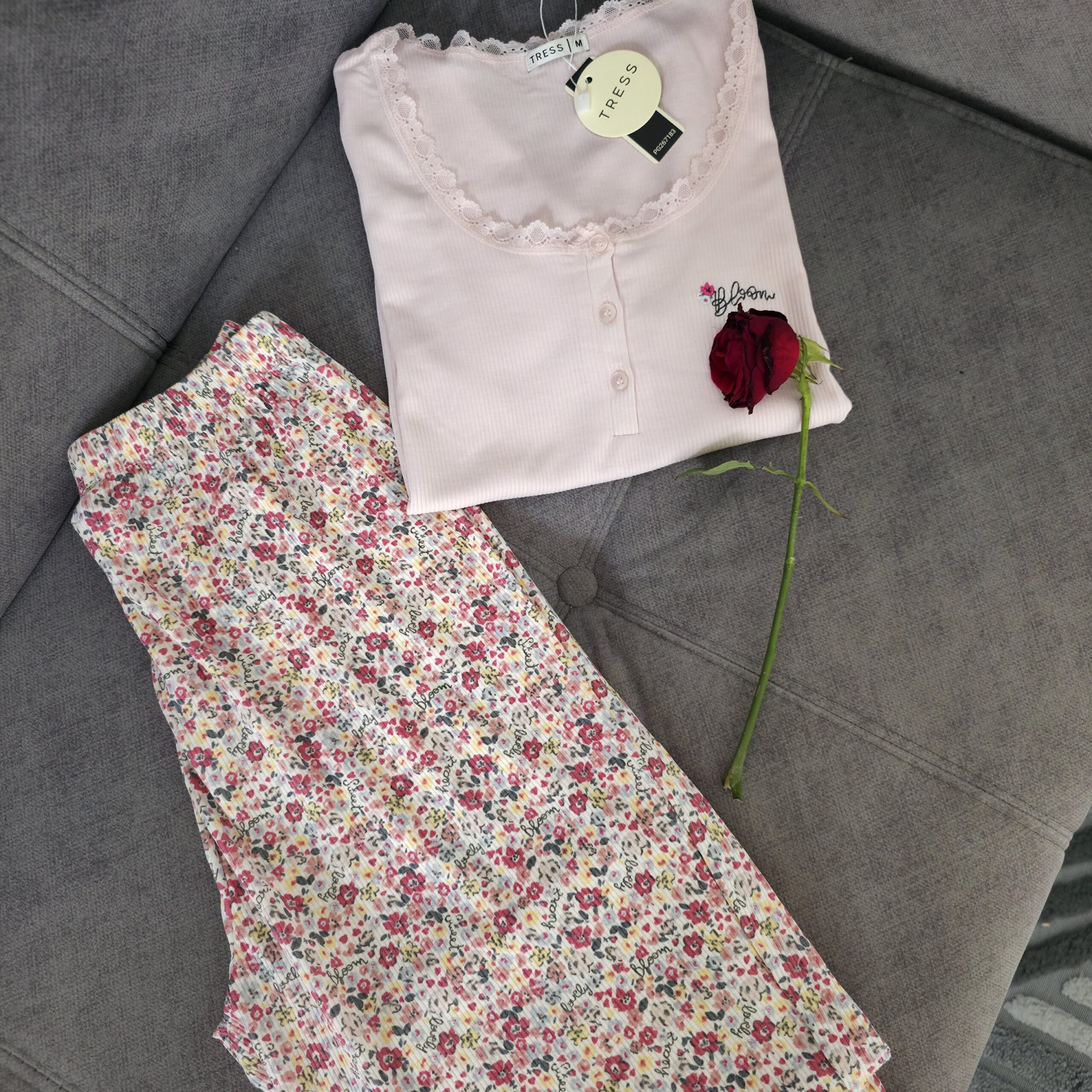 2026/04/47231-scaled.jpg Pyjamas Tress fleuré 🌸 – Image 1