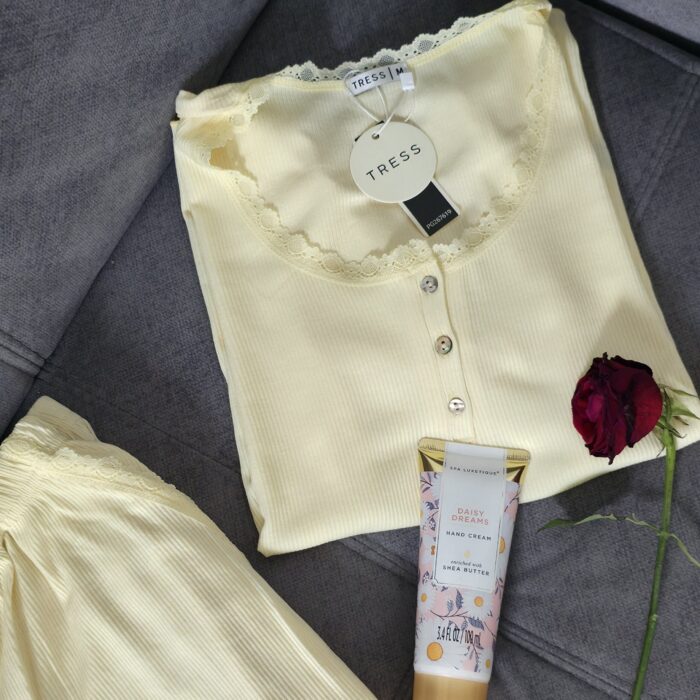 Pyjama femme ultra doux jaune pastel dentelle – TRESS – Image 2