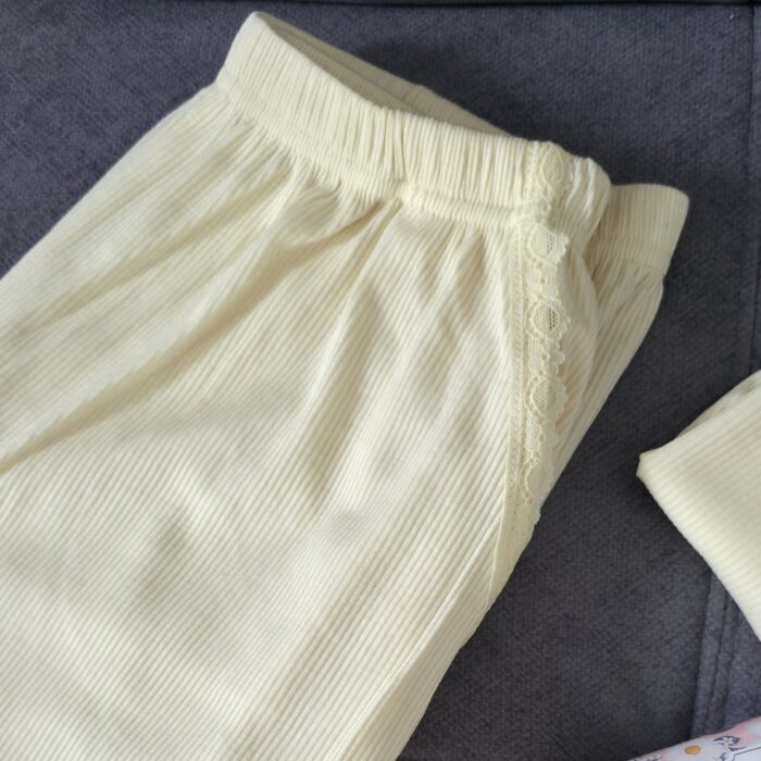 Pyjama femme ultra doux jaune pastel dentelle – TRESS – Image 3