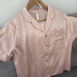 Pyjamas femme premium satiné rose poudré - Intima – Image 2