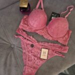 Ensemble lingerie femme rose en dentelle florale – Soutien-gorge push-up et string Heat Underwear